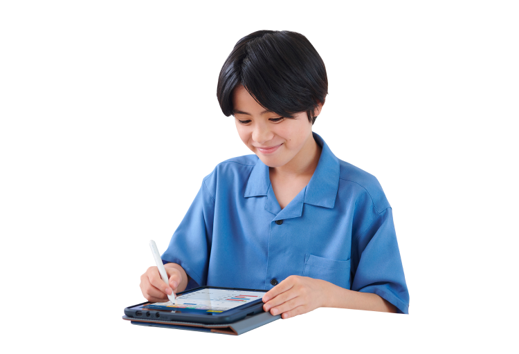 タブレット学習中の男の子