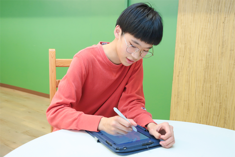 合格者インタビュー|タブレットで学ぶ中学生向け通信教育 合格者インタビュー|タブレットで学ぶ中学生向け通信教育