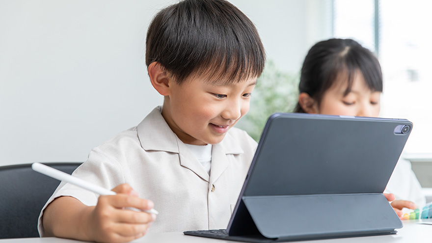 タブレット学習のメリットは？デメリットや効果を高めるポイントも解説