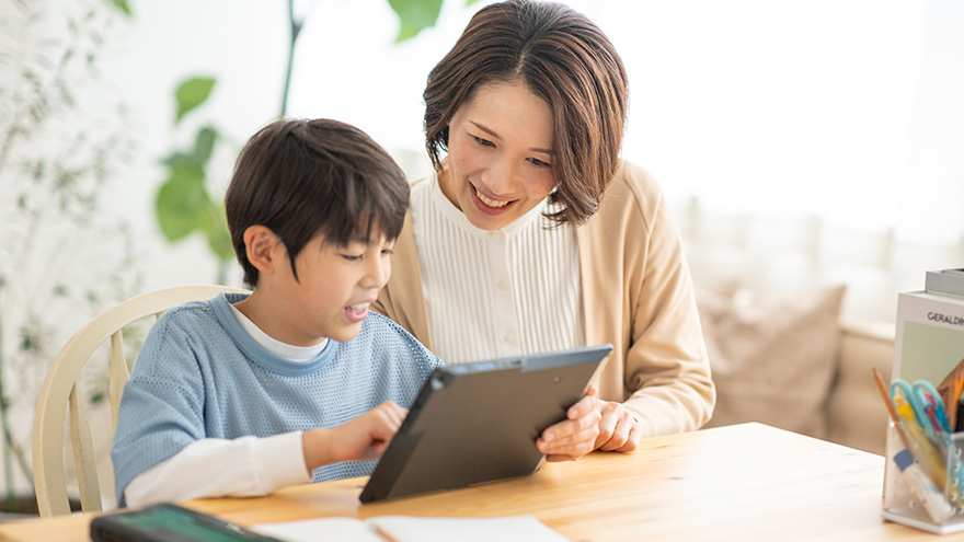 タブレット学習の効果とは？環境づくりのコツや端末の選び方を解説