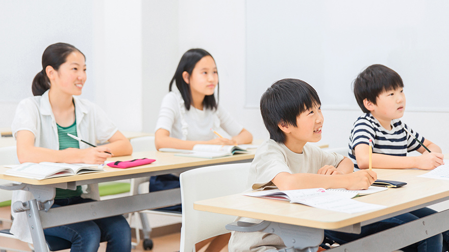 塾の夏期講習の費用はいくら？学年別の相場や内訳、抑えるコツを解説